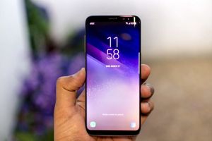 Samsung Galaxy A8 (2018) майже наполовину втратив в ціні